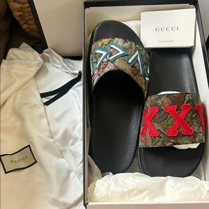 Gucci Men's floral brocade slides